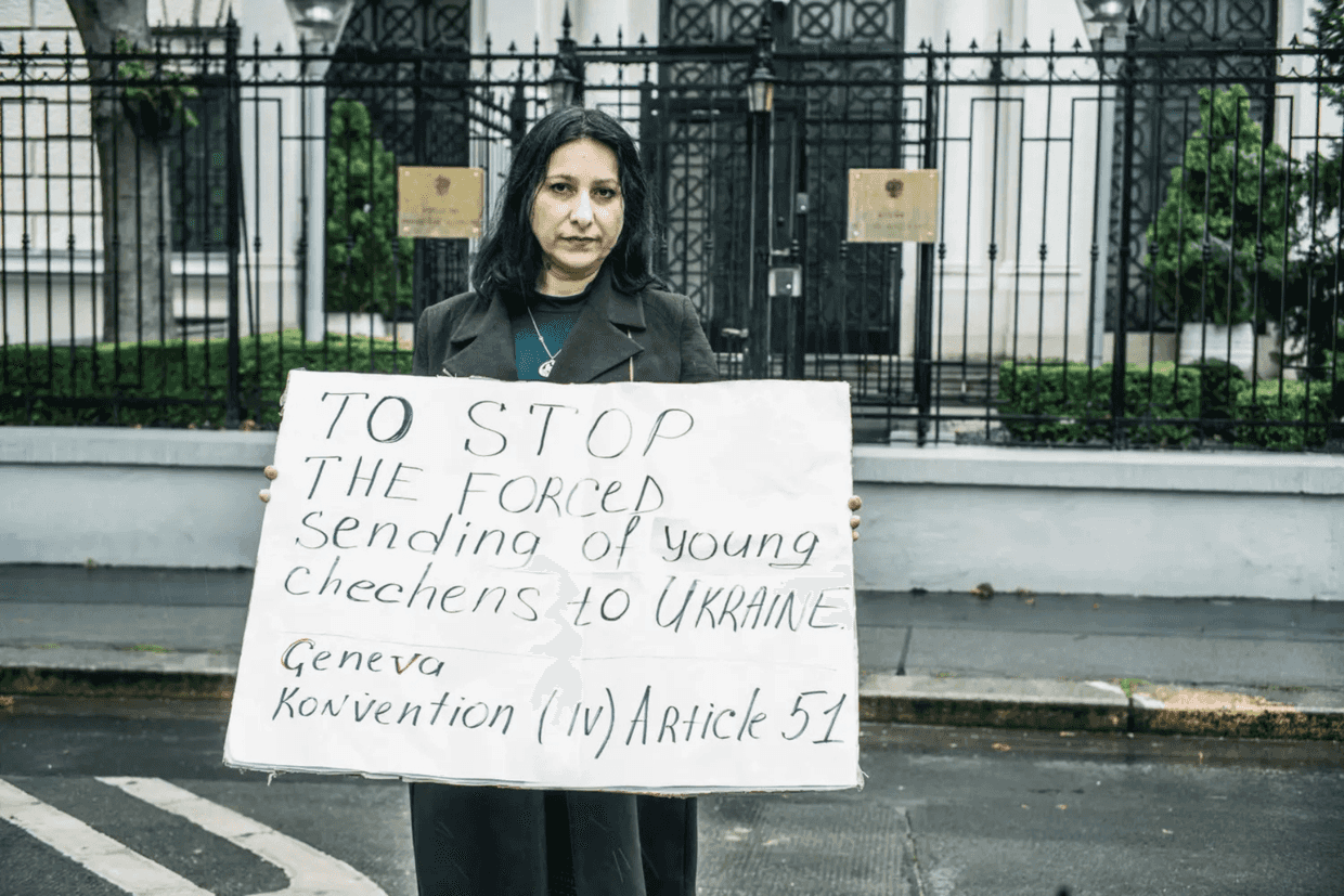 Roza Dunaeva protesting the deportation of Chechens in front of the Russian Embassy in Vienna in 2022. Photo via The Chechen Press.