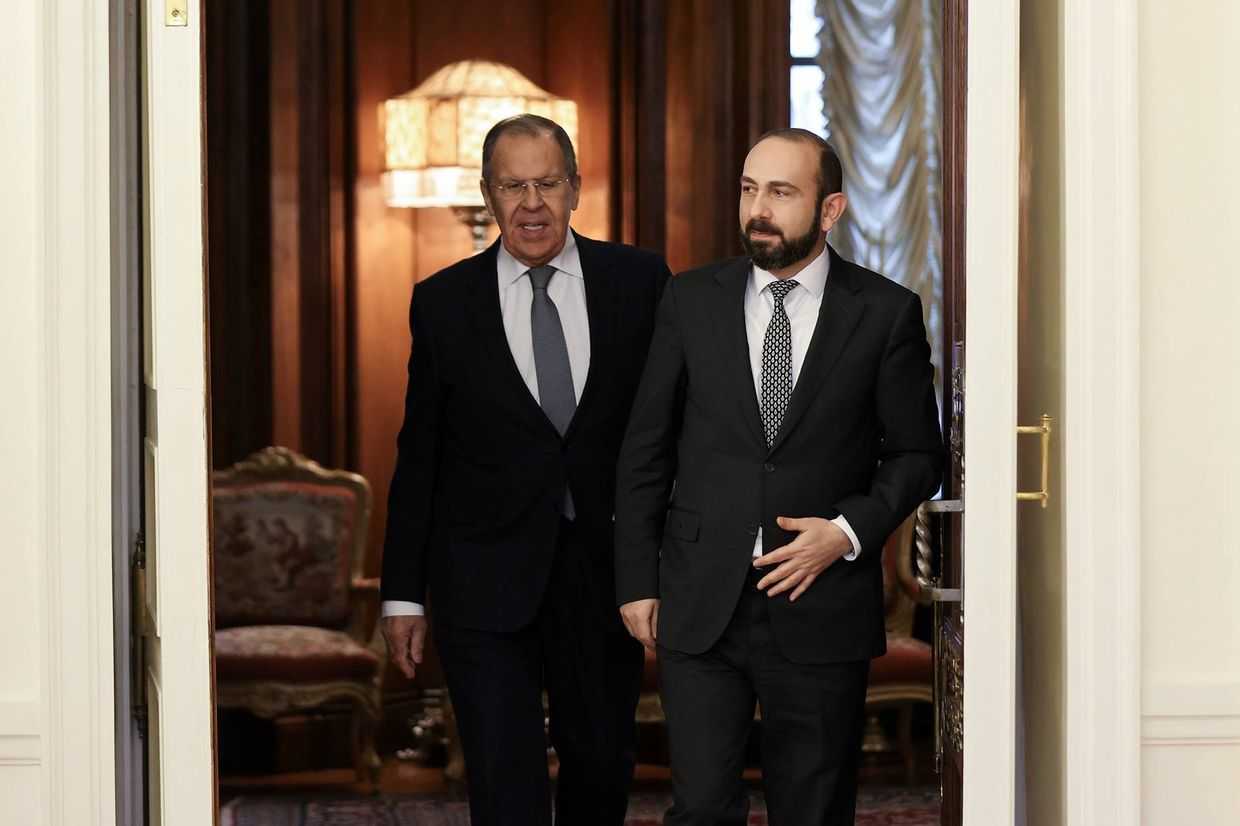 Armenian Foreign Minister Ararat Mirzoyan and Russian Foreign Ministry Sergei Lavrov in Moscow. Official photo.