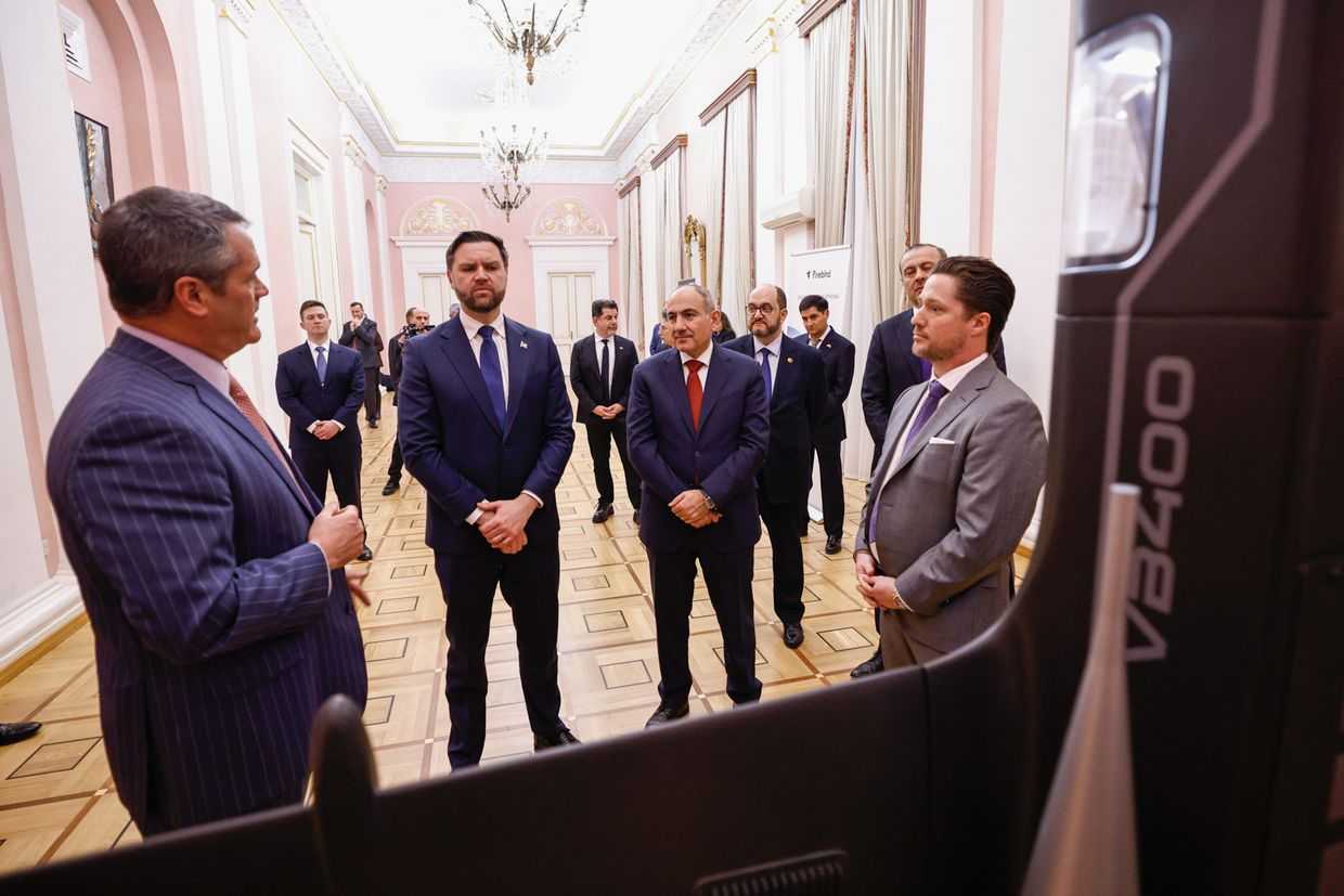 Armenian Prime Minister Nikol Pashinyan and US Vice President JD Vance standing next to US-made V-BAT surveillance drones which Armenia has purchased. Official photo.