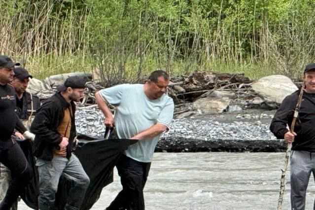 Rescuers are carrying the body of the deceased Anna Tyts. Photo: officials.